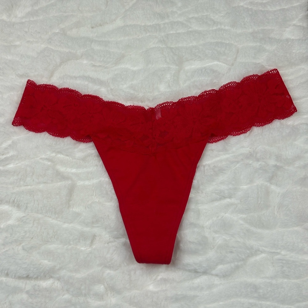 NWT PINK Victoria’s Secret Lace Waist Thong Panty M